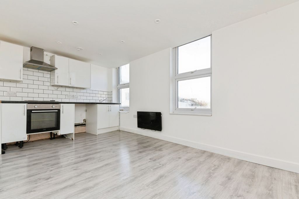 Property photo 1 of 17 Flat 3 Living Area