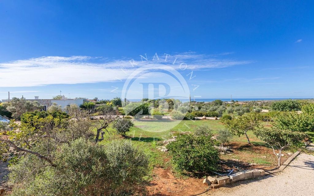 Property photo 2 of 39