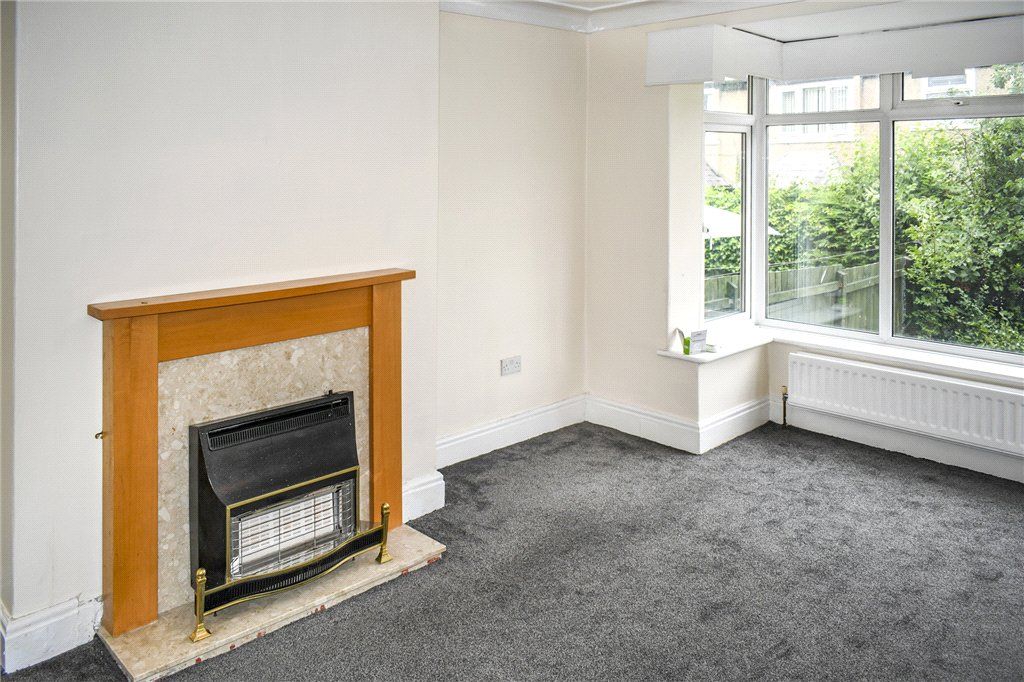 Property photo 3 of 11 Dining Room