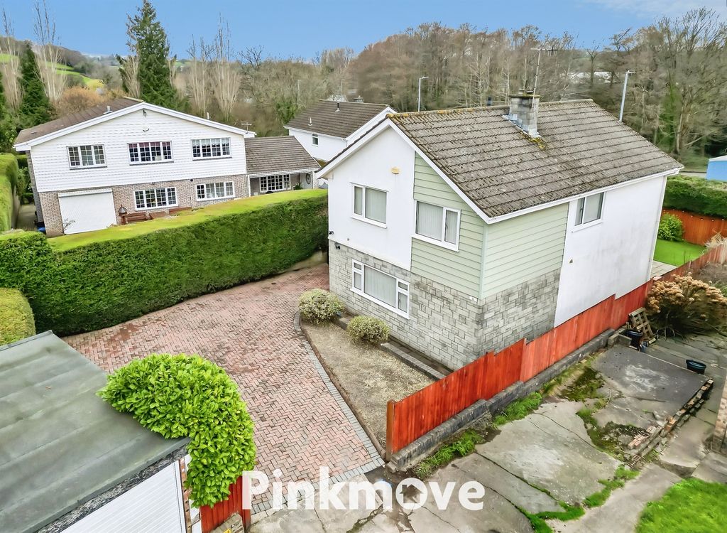 Property photo 2 of 29