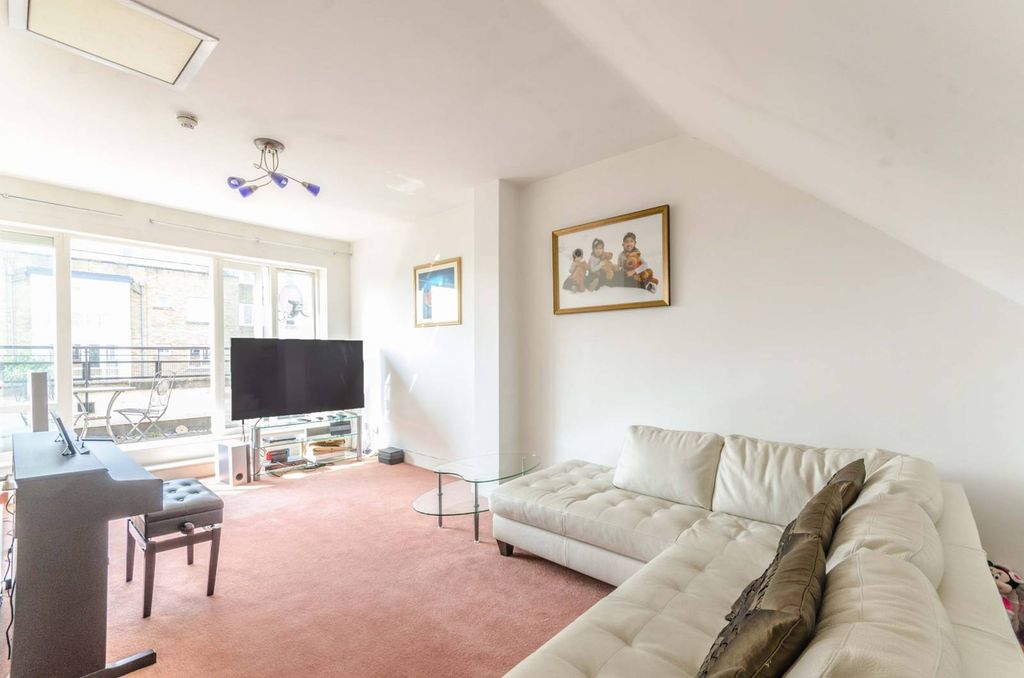 Property photo 2 of 16