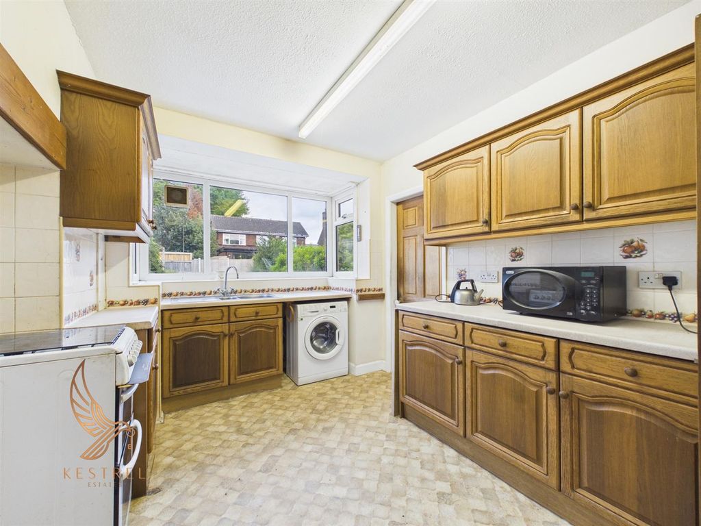 Property photo 3 of 27 Cam05204G0-Pr0022-Still025.Jpg