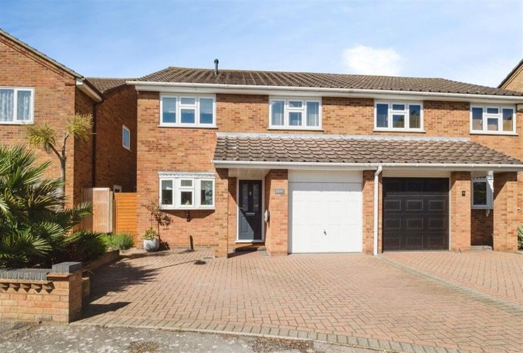 Property photo 1 of 12 External