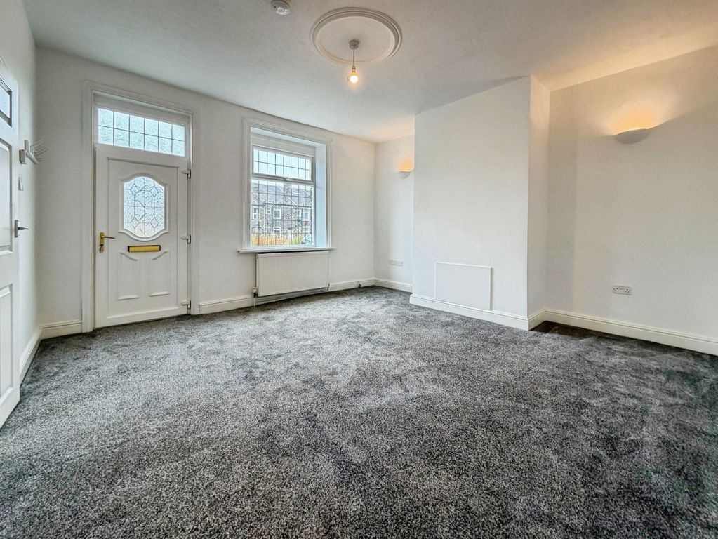 Property photo 2 of 10 Living Room