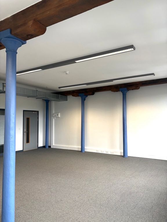 Property photo 3 of 5 Maling Exchange 206