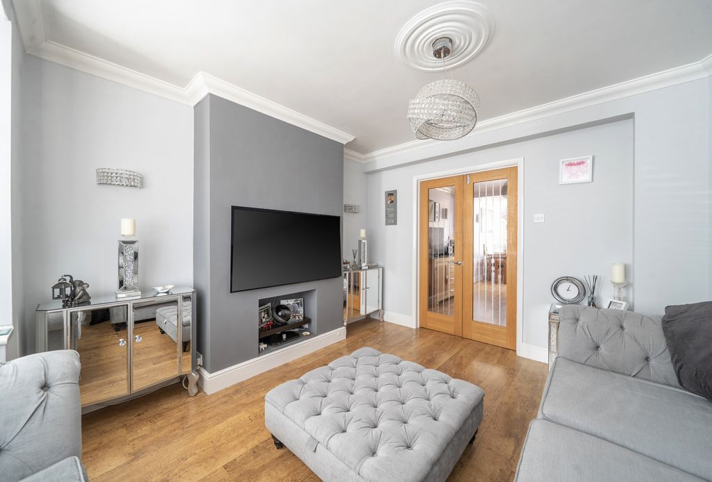 Property photo 3 of 19 1440038-28-69d52d...