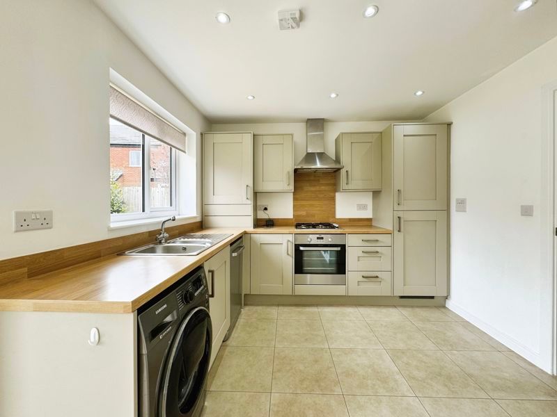 Property photo 2 of 14 Photo 12