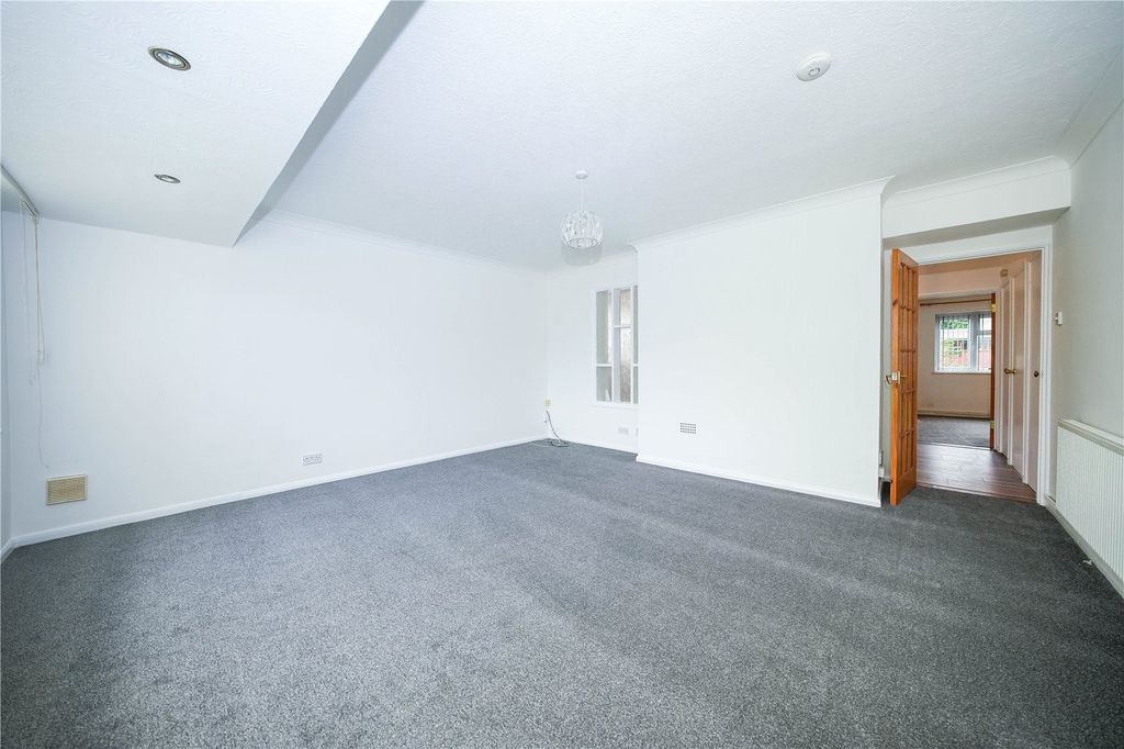 Property photo 3 of 15 Picture No. 16