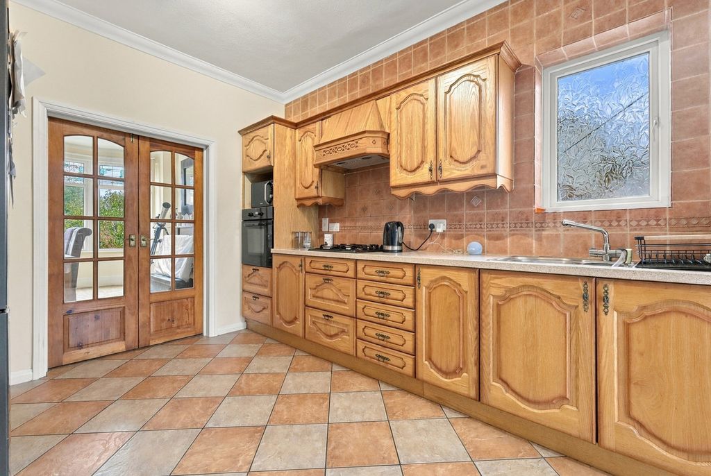 Property photo 3 of 26
