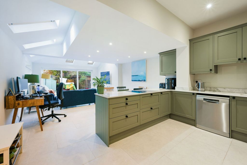 Property photo 2 of 17