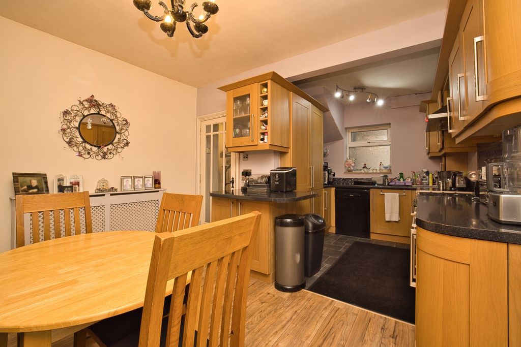 Property photo 3 of 20 Picture 3