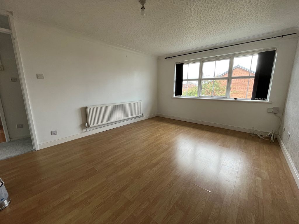 Property photo 3 of 8 Living Room