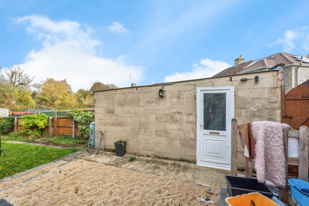 Property photo 3 of 6