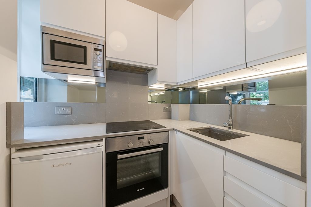 Property photo 2 of 17 Kitchen