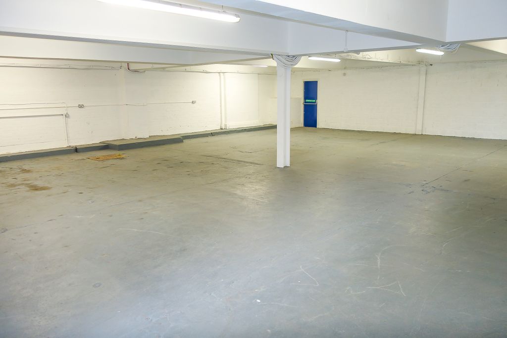 Property photo 1 of 5