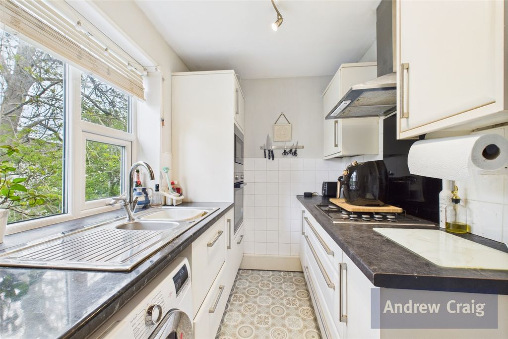 Property photo 3 of 12 Kitchen