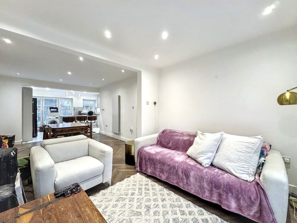 Property photo 2 of 16 Open Plan Kitchen Dining Area