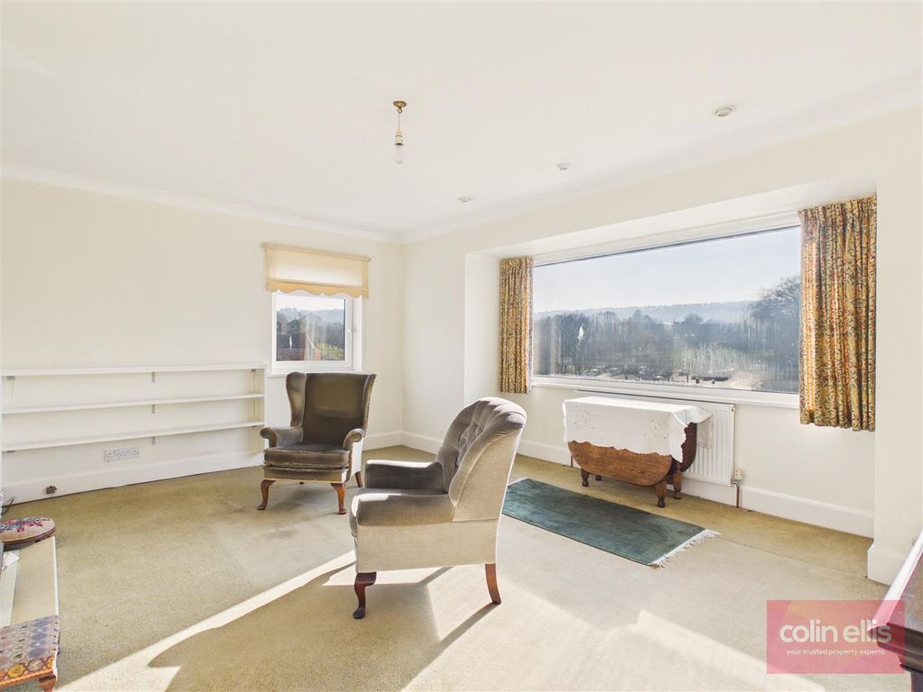 Property photo 2 of 16 Cam05075G0-Pr0312-Still004.Jpg