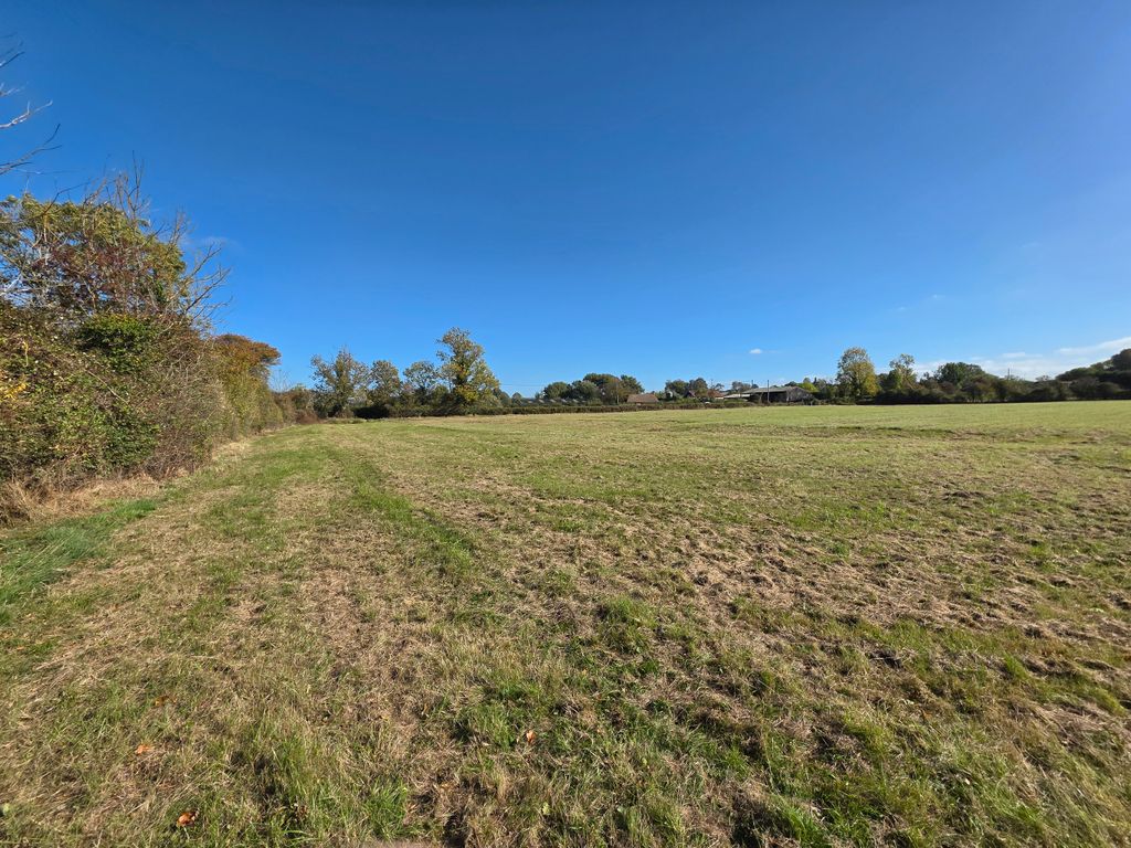 Property photo 2 of 7 Warminster Picture