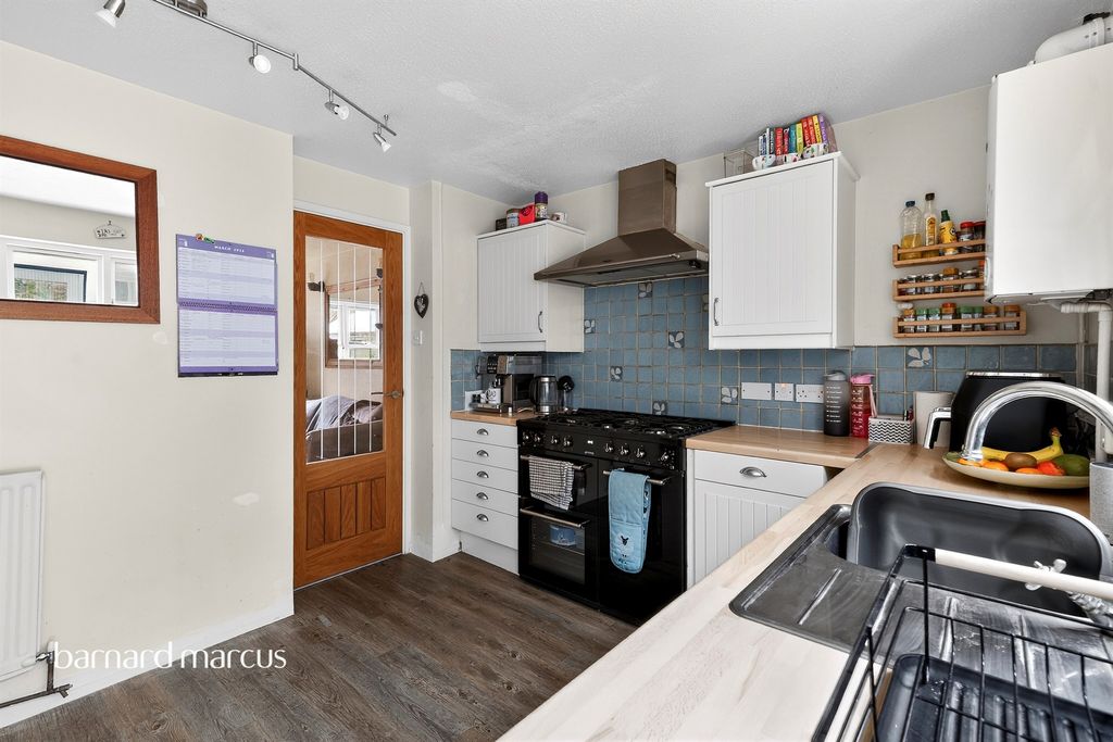 Property photo 3 of 16