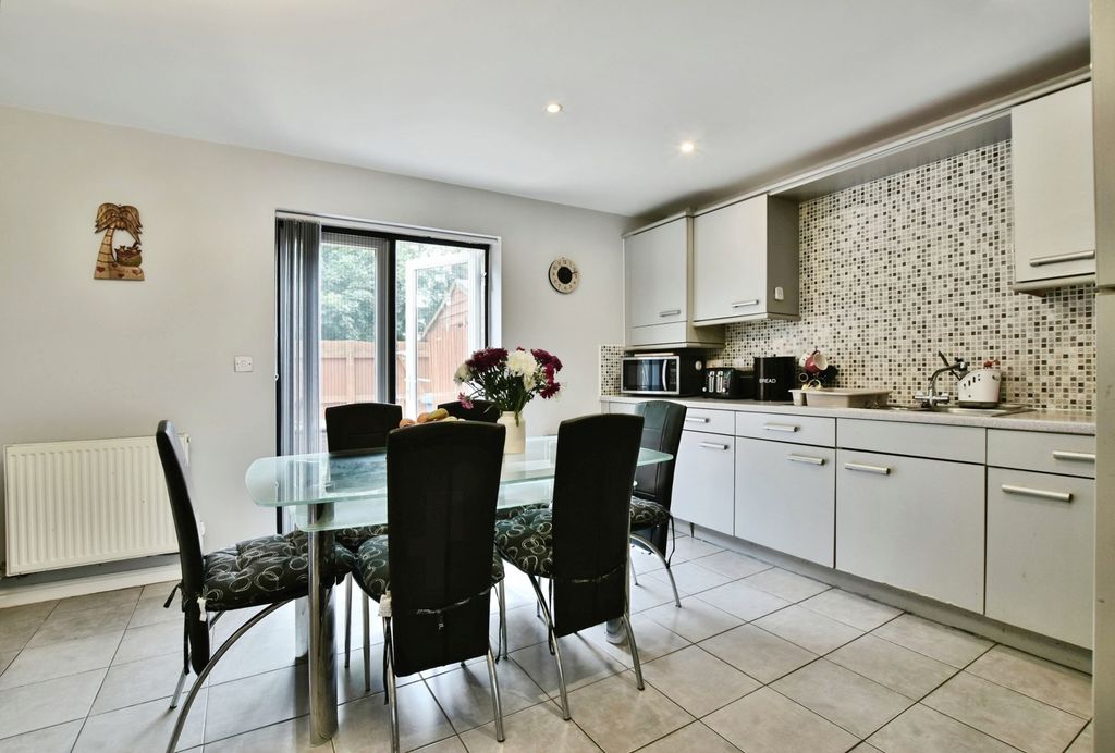 Property photo 2 of 22 Pbox-Img.Jpg