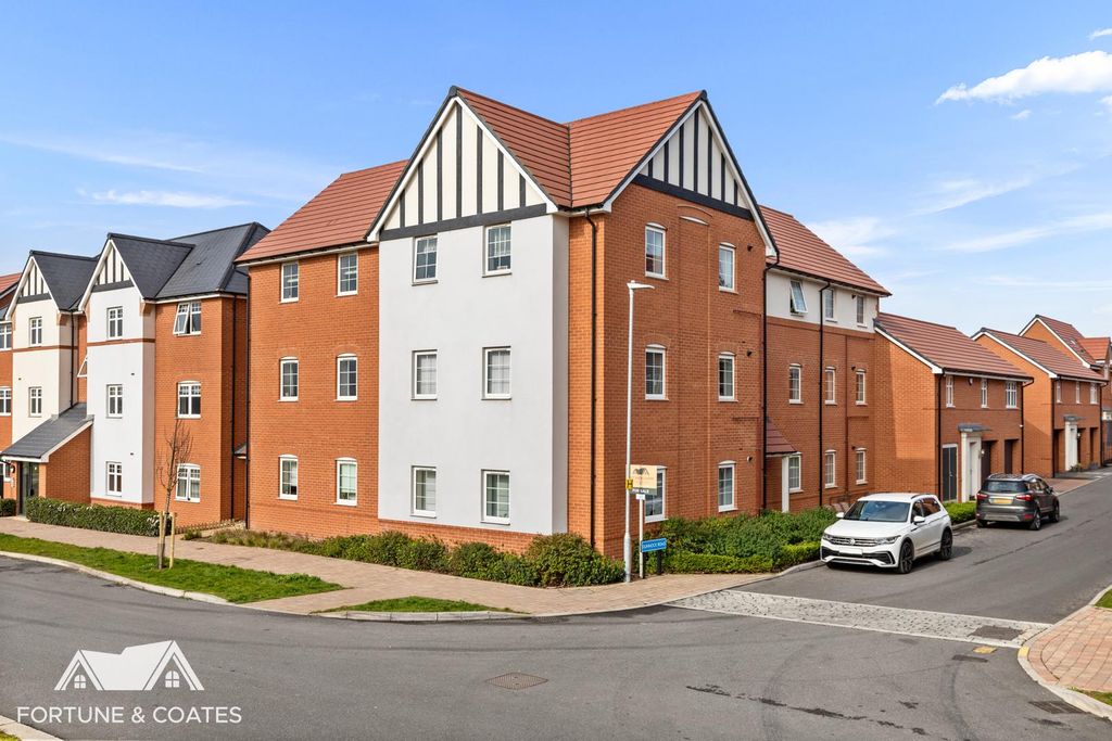 Property photo 1 of 8 Dunnockroad_8.Jpg