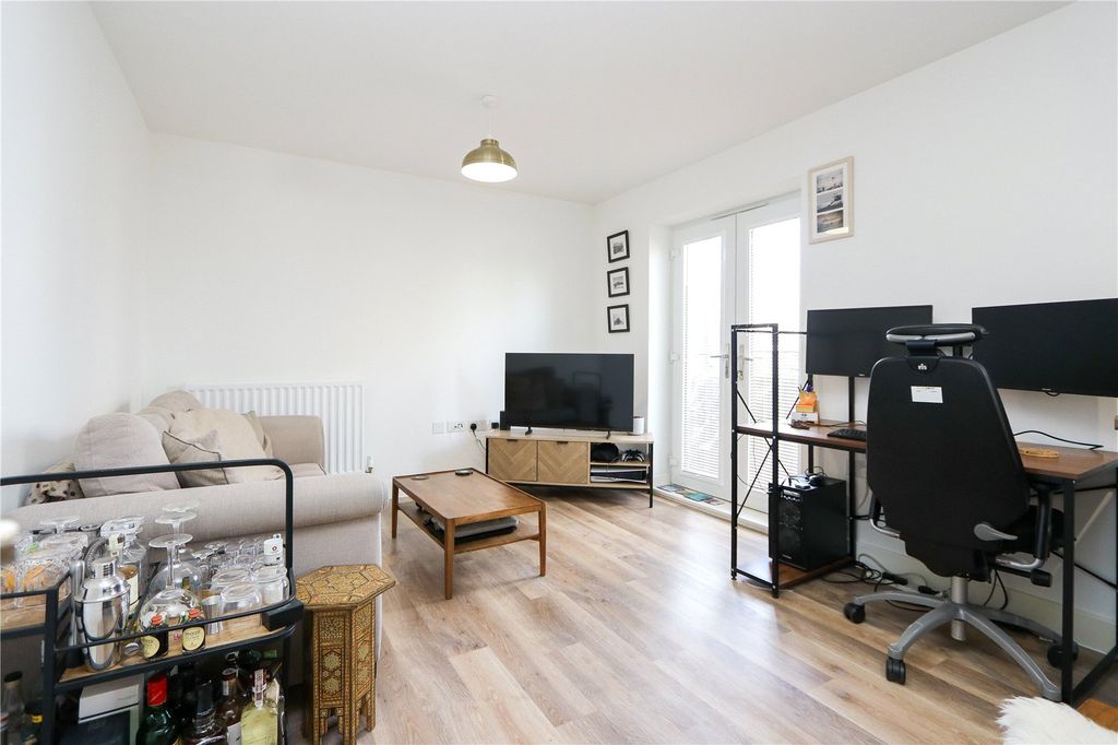 Property photo 2 of 16 Picture No. 23