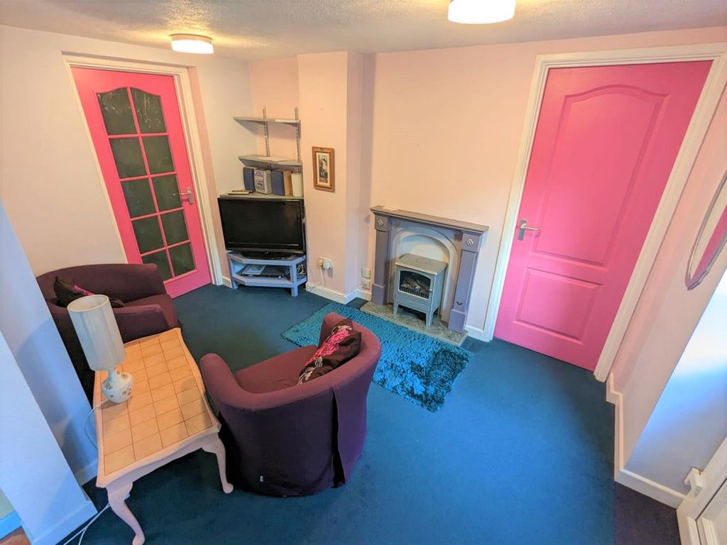 Property photo 3 of 9 Living Area .Jpg