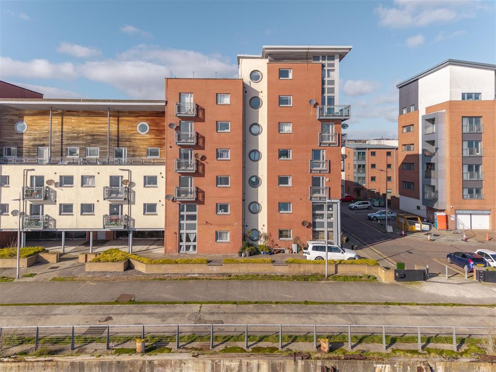 Property photo 1 of 18 25 Marine Parade Dundee-5.Jpg