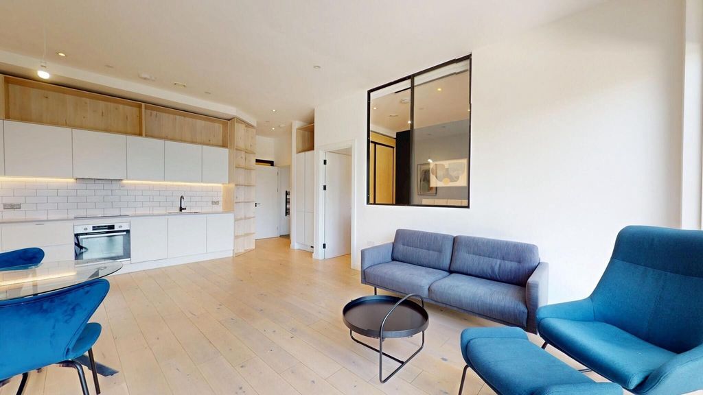 Property photo 3 of 11 Photo 3