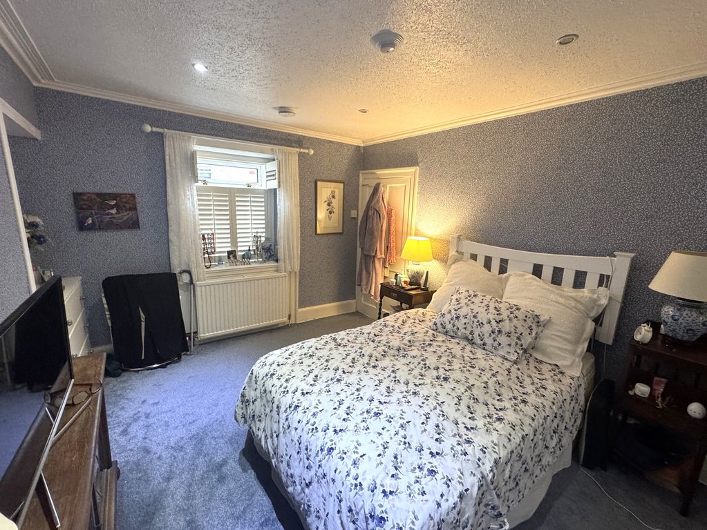 Property photo 3 of 24