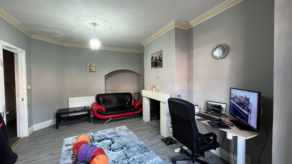Property photo 2 of 19