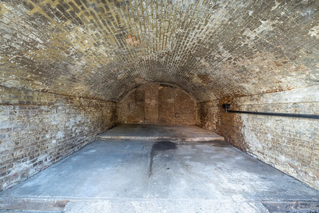 Property photo 2 of 3 An Empty Arch