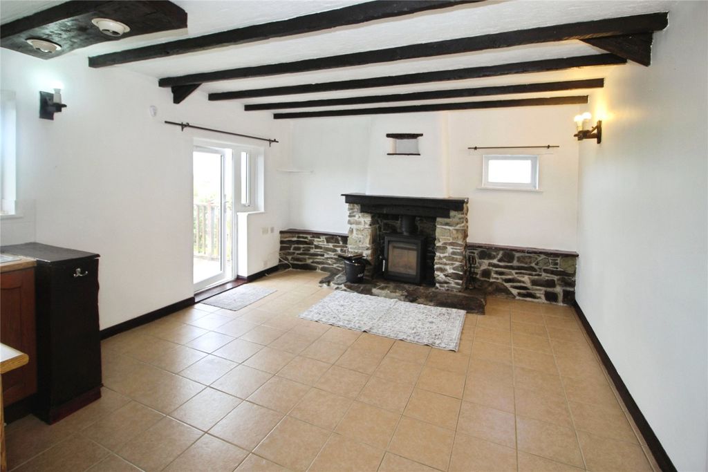 Property photo 2 of 12 Picture No. 28