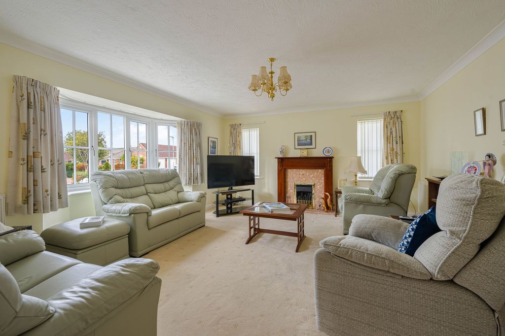 Property photo 2 of 24
