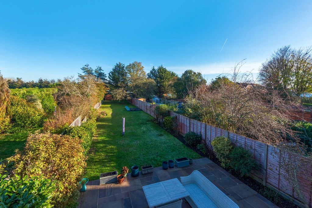 Property photo 2 of 19 Picture No. 15