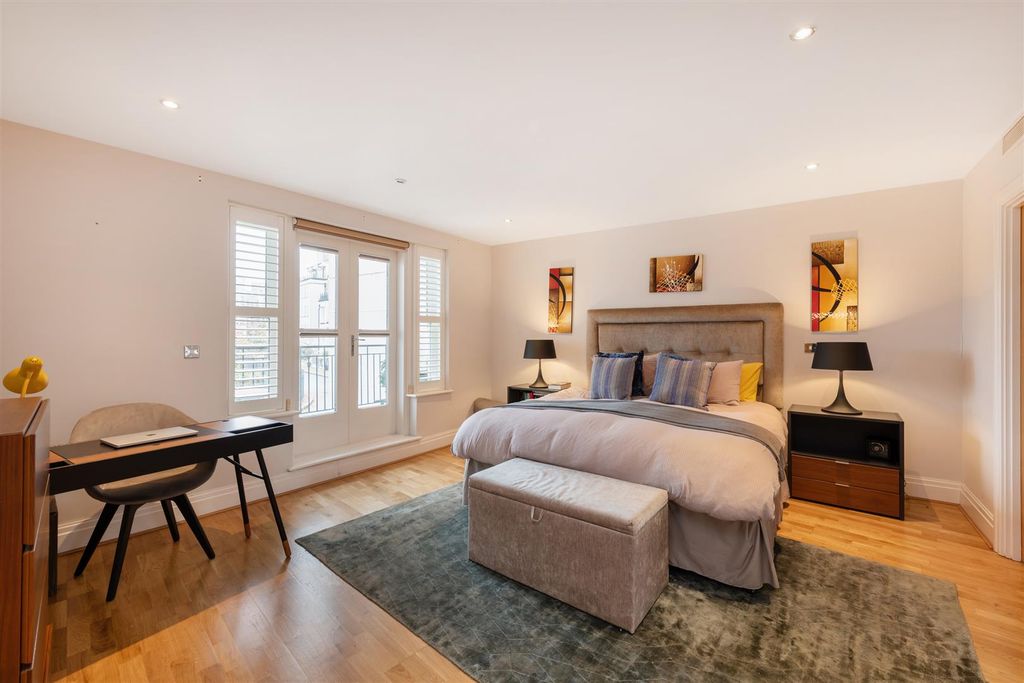 Property photo 3 of 16 1 Aspect Court Lo-8.Jpg