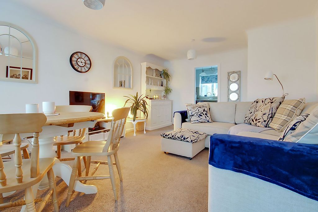 Property photo 2 of 11 Sitting/Dining Room