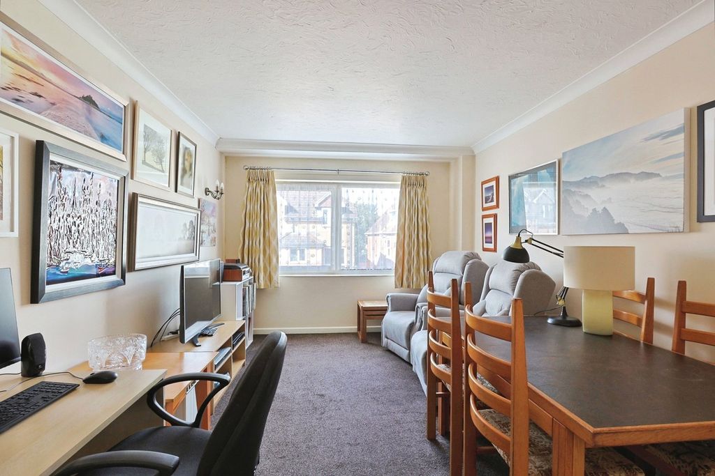 Property photo 3 of 17 Photo