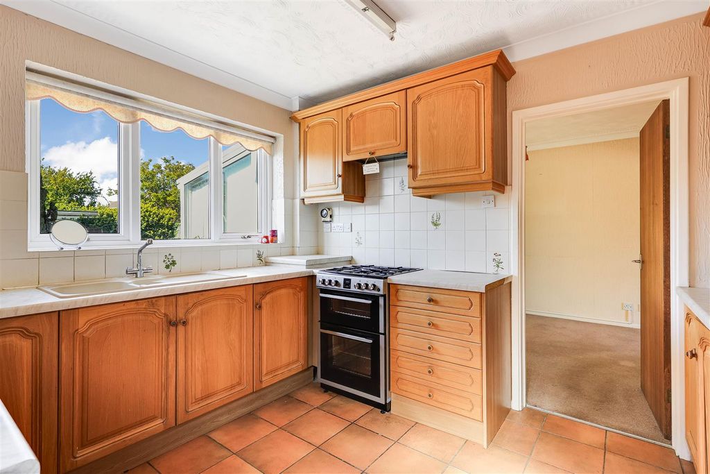 Property photo 2 of 14 Img (12).Jpg