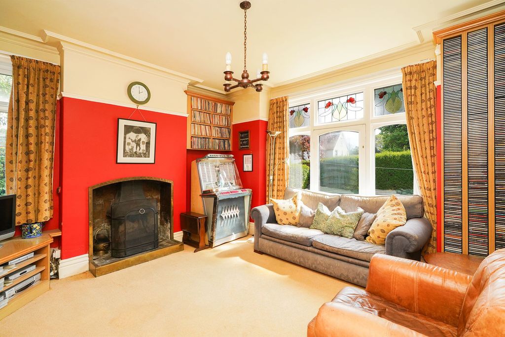 Property photo 2 of 37