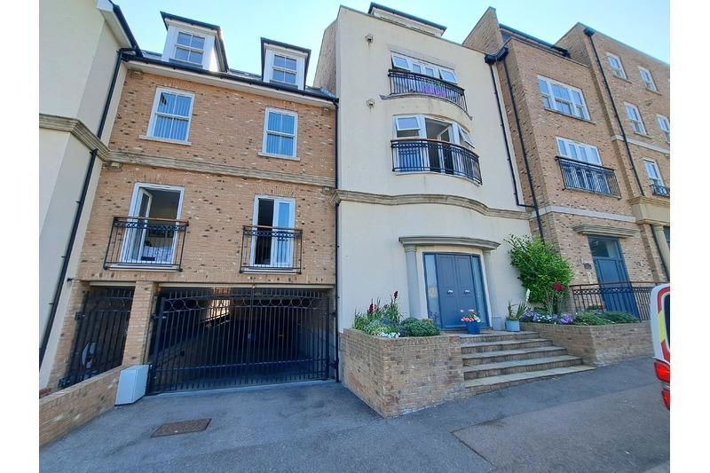 Property photo 1 of 23