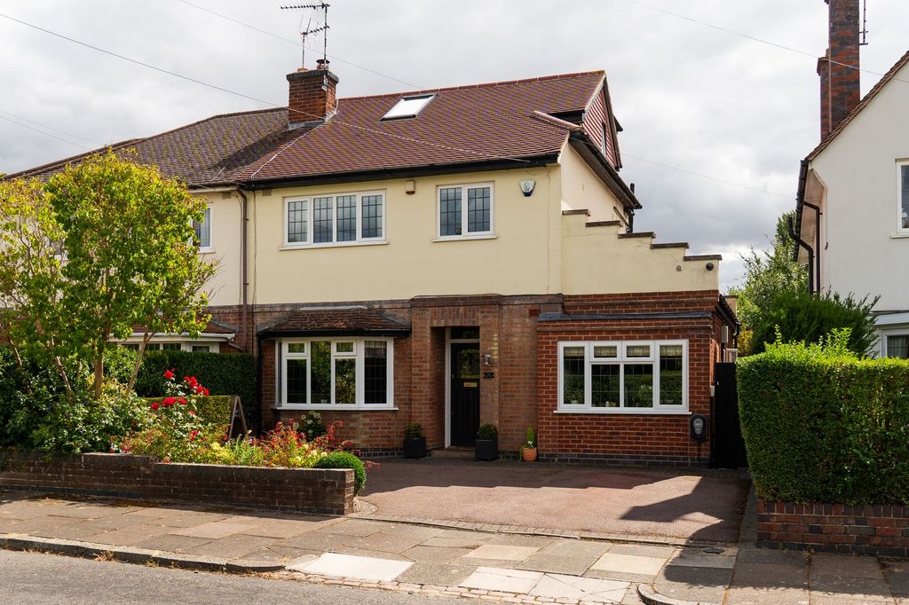 Property photo 1 of 44