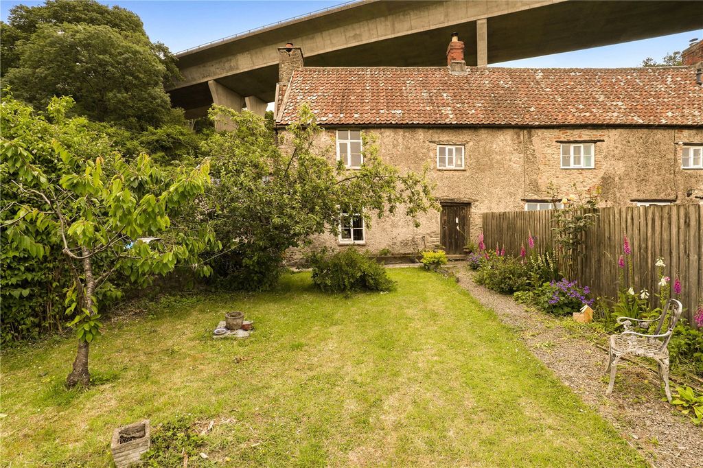Property photo 2 of 42 Picture No. 13