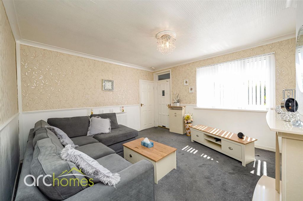 Property photo 2 of 22 Vllage-12.Jpg