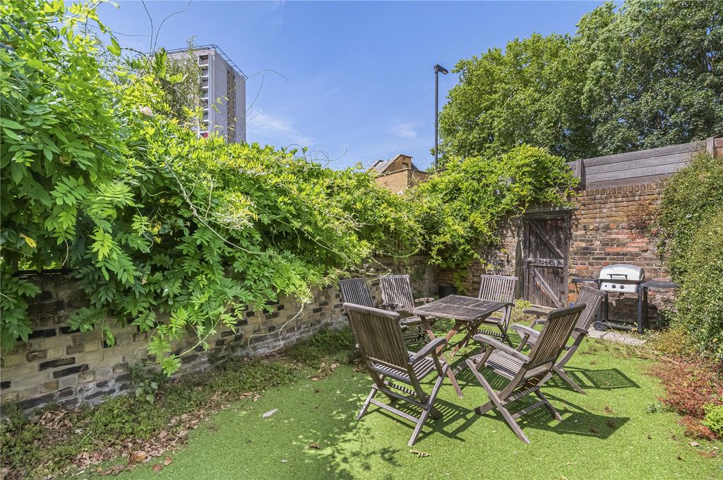 Property photo 2 of 10 Picture No. 12