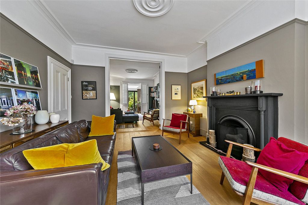 Property photo 2 of 33 Picture No. 12