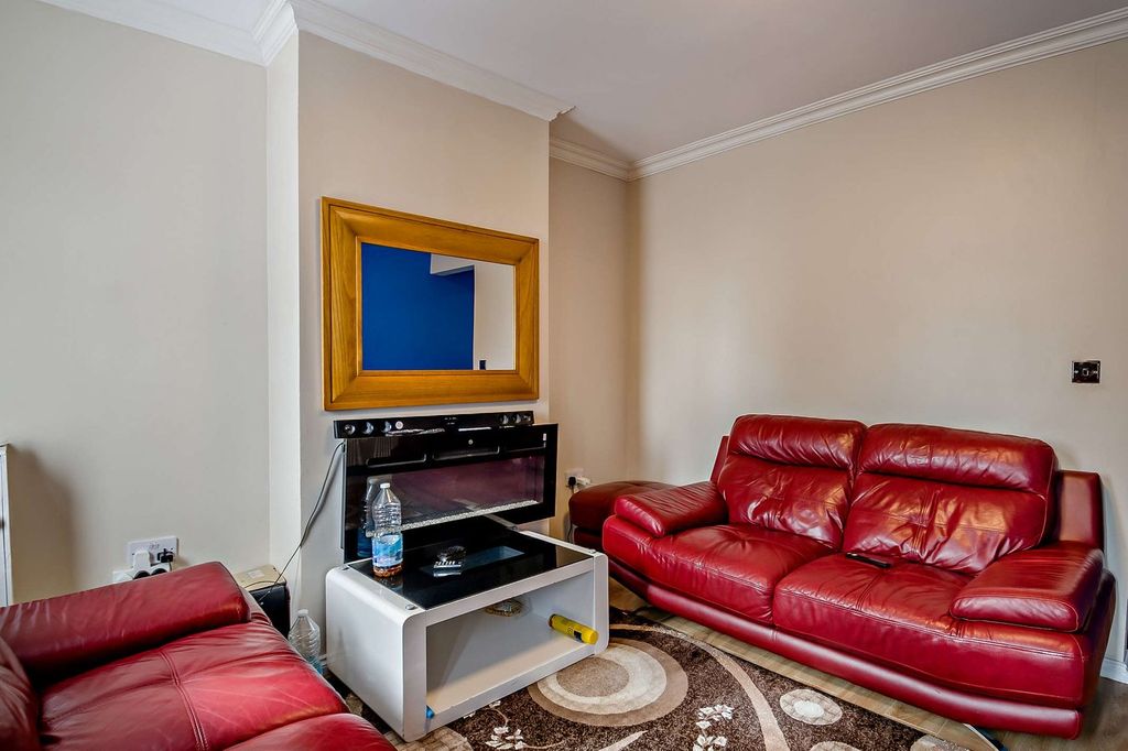 Property photo 3 of 21