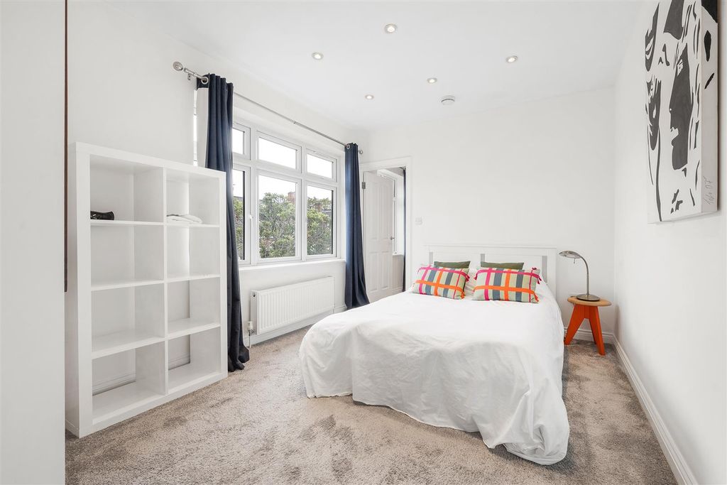 Property photo 2 of 9 Howard Road-2.Jpg
