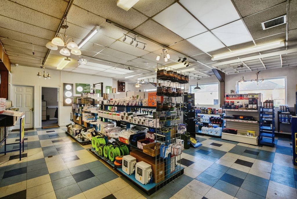 Property photo 2 of 24